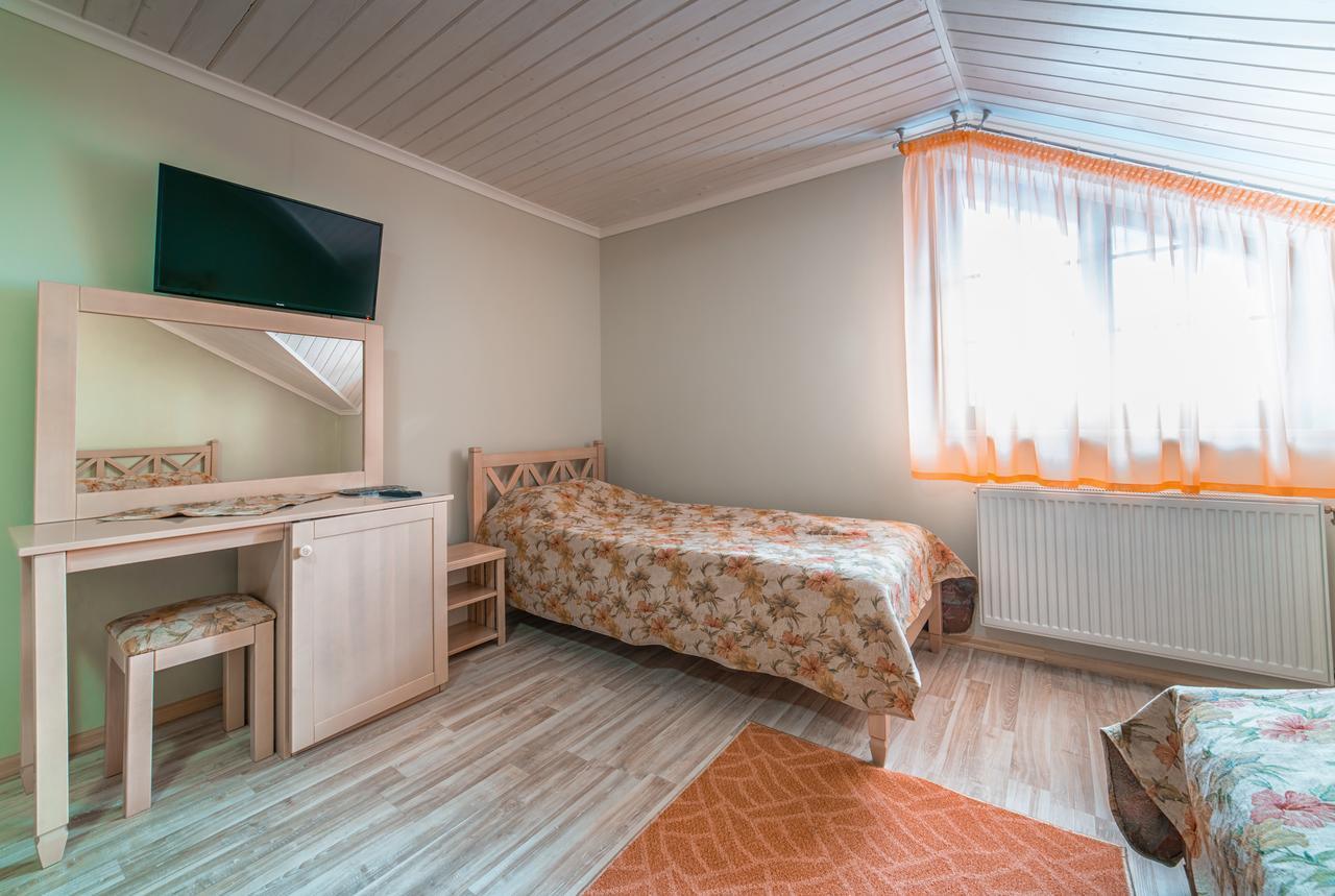 Hotel And Restaurant Velure Mukacheve Exterior photo